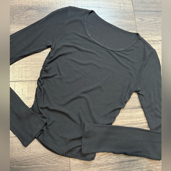 Alo Yoga | Gather Long Sleeve - Picture 2 of 4